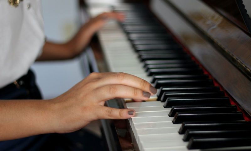 how-much-does-it-cost-to-tune-a-piano-feature-img