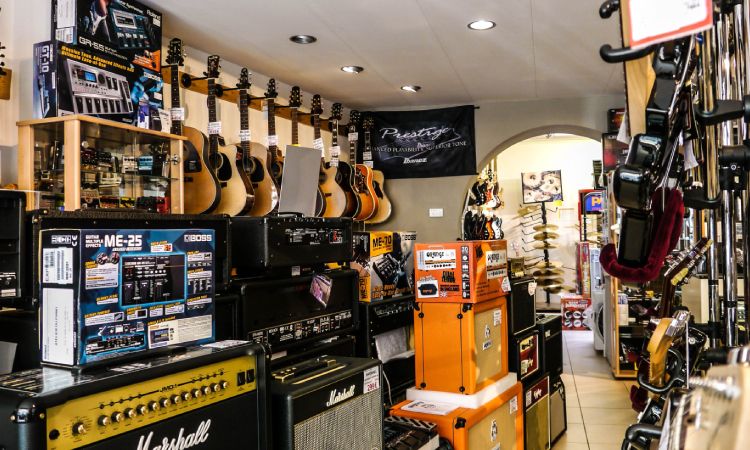 why-cant-you-play-stairway-to-heaven-in-guitar-stores-image-1