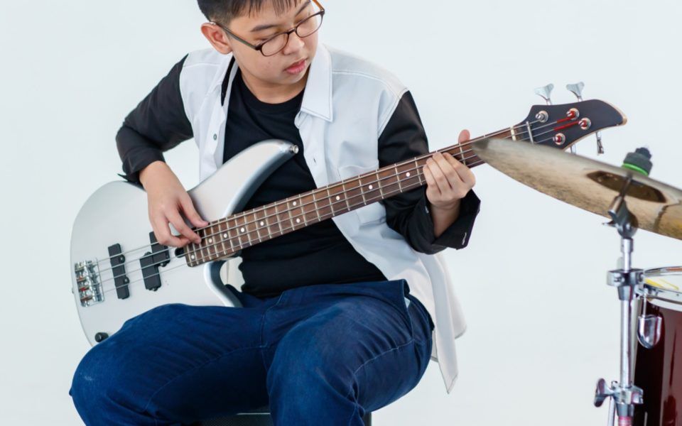 Best Kids Bass Guitars With 3-4 Sizes